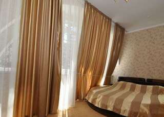 Гостиница Равенна Алушта Двухкомнатный Люкс-1